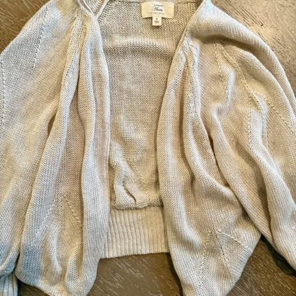 Huge Lot of 21 Women’s Sweaters Dress Casual Shirts Fall/Winter Clothing Sz S/M - Picture 2 of 8